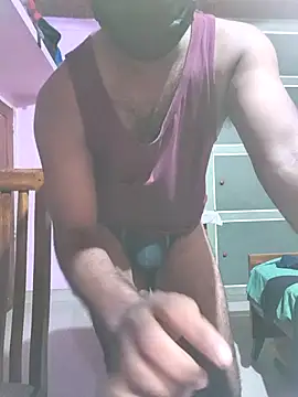 Snapshot of UrbanUtopia chatting on 10-14-25, 05:14 UrbanUtopia online show from 10-14-25, 05:14