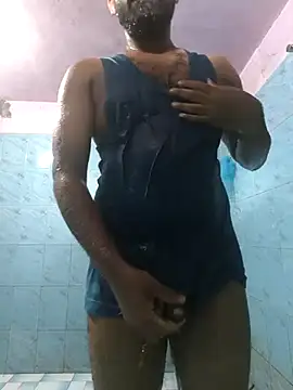 Snapshot of UrbanUtopia chatting on 10-18-25, 05:54 UrbanUtopia online show from 10-18-25, 05:54