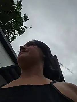 Snapshot of Rosa_Warreen_ chatting on 10-16-25, 12:50 Rosa Warreen online show from 10-16-25, 12:50