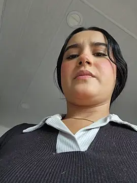 Snapshot of Rosa_Warreen_ chatting on 10-26-25, 04:35 Rosa Warreen online show from 10-26-25, 04:35