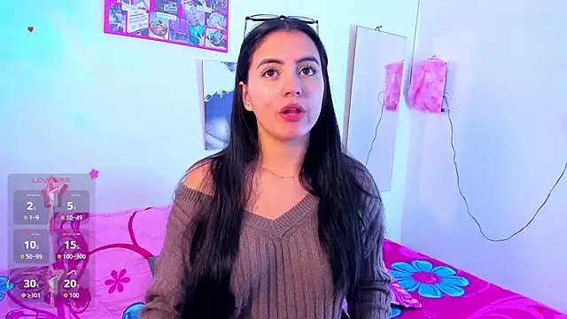 Snapshot of mialeia01 chatting on 10-29-25, 12:29 mialeia01 online show from 10-29-25, 12:29