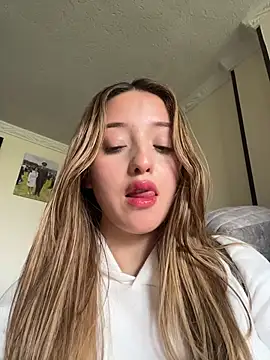 Snapshot of Baby__Otaku chatting on 02-15-26, 03:53 Baby Otaku online show from 02-15-26, 03:53