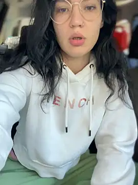 MeekyRich online show from 10-10-25, 04:11