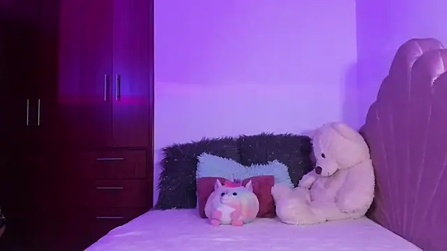 BellaSun  online show from 09-10-25, 05:07