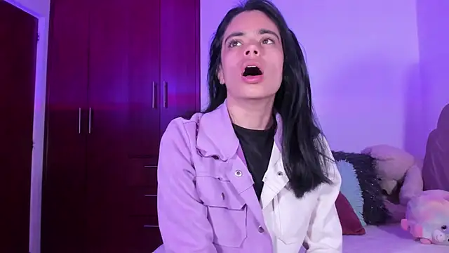 BellaSun  online show from 09-16-25, 05:08