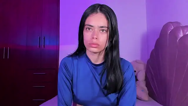 BellaSun  online show from 10-19-25, 04:57