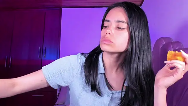 BellaSun  online show from 10-30-25, 04:14