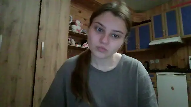 Snapshot of Little_shygirl chatting on 10-09-25, 03:59 Little shygirl online show from 10-09-25, 03:59