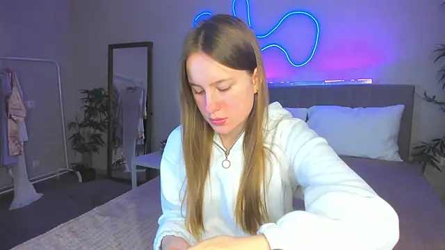 Candy Cansew online show from 09-10-25, 01:27