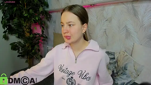 Candy Cansew online show from 10-05-25, 01:04