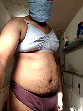 Snapshot of Brown69_guy chatting on 10-19-25, 09:32 Brown69 guy online show from 10-19-25, 09:32