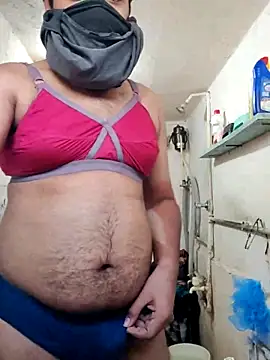 Snapshot of Brown69_guy chatting on 12-23-25, 05:05 Brown69 guy online show from 12-23-25, 05:05