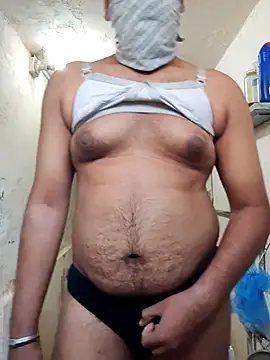 Snapshot of Brown69_guy chatting on 01-10-26, 06:04 Brown69 guy online show from 01-10-26, 06:04