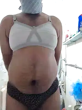 Snapshot of Brown69_guy chatting on 01-16-26, 03:05 Brown69 guy online show from 01-16-26, 03:05