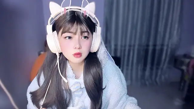 Snapshot of yuki3366 chatting on 02-10-26, 12:31 yuki3366 online show from 02-10-26, 12:31