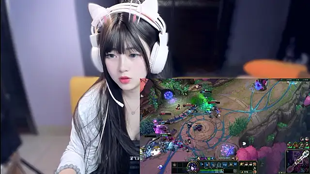 Snapshot of yuki3366 chatting on 03-08-26, 11:14 yuki3366 online show from 03-08-26, 11:14