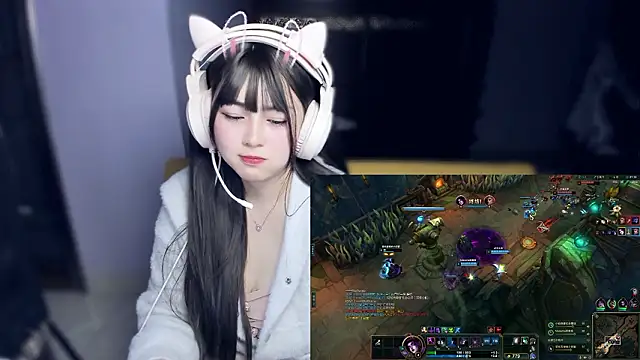 Snapshot of yuki3366 chatting on 03-12-26, 03:29 yuki3366 online show from 03-12-26, 03:29