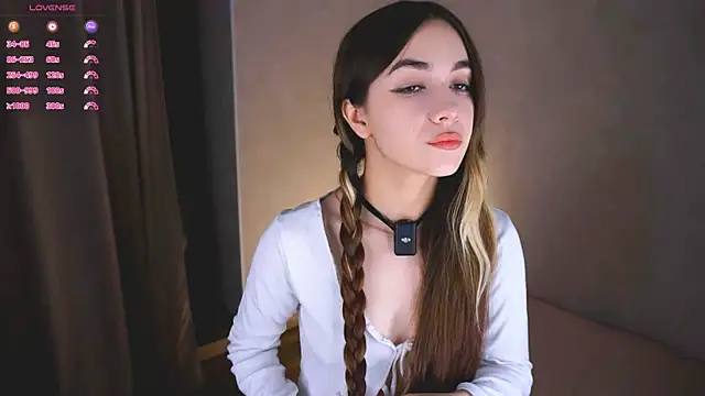 Snapshot of CupSizeGirl chatting on 10-07-25, 04:26 CupSizeGirl online show from 10-07-25, 04:26