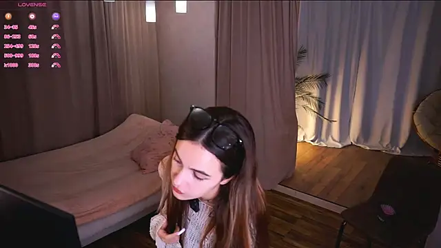 Snapshot of CupSizeGirl chatting on 11-03-25, 01:12 CupSizeGirl online show from 11-03-25, 01:12