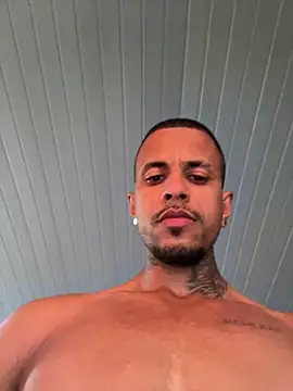 Snapshot of carioca1313 chatting on 09-18-25, 04:36 carioca1313 online show from 09-18-25, 04:36