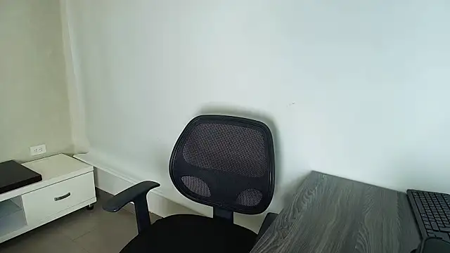  Victoria Collins online show from 11-04-25, 10:58