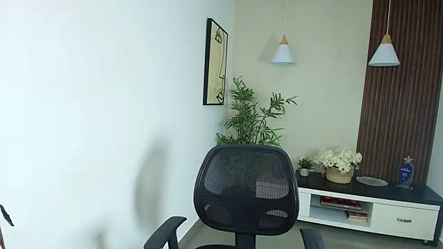  Victoria Collins online show from 05-08-26, 06:13