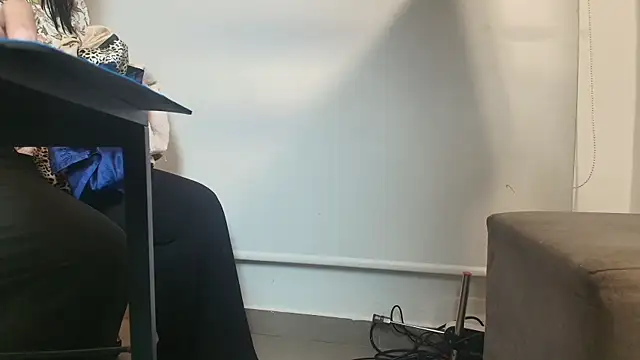  Victoria Collins online show from 05-13-26, 11:07