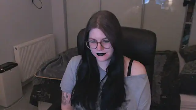 GothSuccubusBabe online show from 06-10-26, 01:06