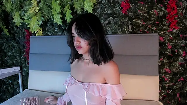 Victoriaa2 Doll online show from 10-07-25, 12:35