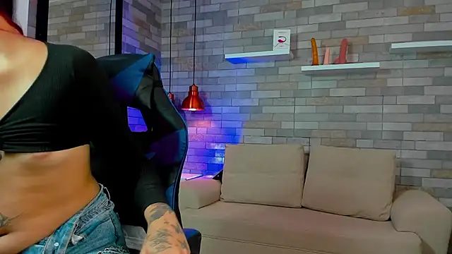 DixyPalmer online show from 10-11-25, 07:56