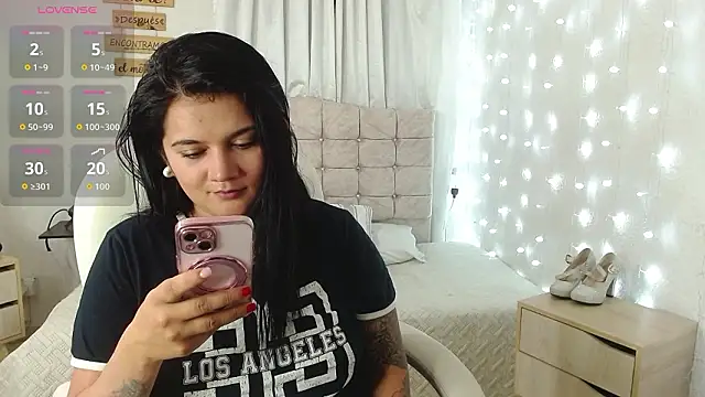 mia traveluxe online show from 02-12-26, 03:01