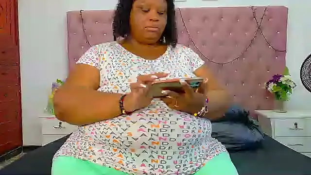 Exoticbigmandy online show from 10-04-25, 09:46