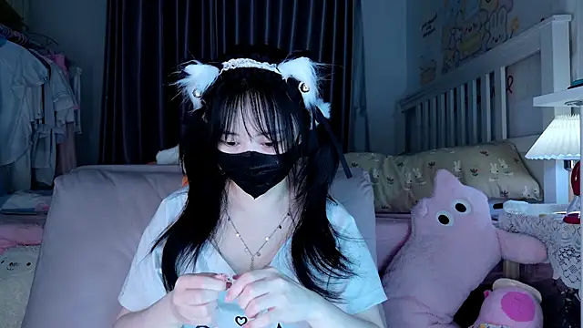 love-uiui online show from 02-12-26, 12:00