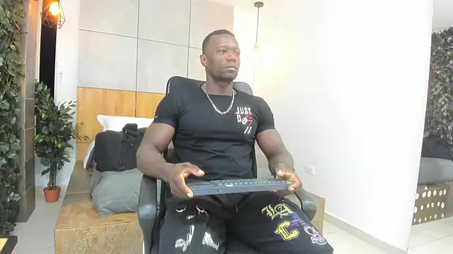 MarcusBlack  online show from 09-12-25, 09:31