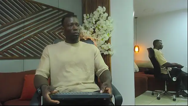 MarcusBlack  online show from 10-06-25, 11:40