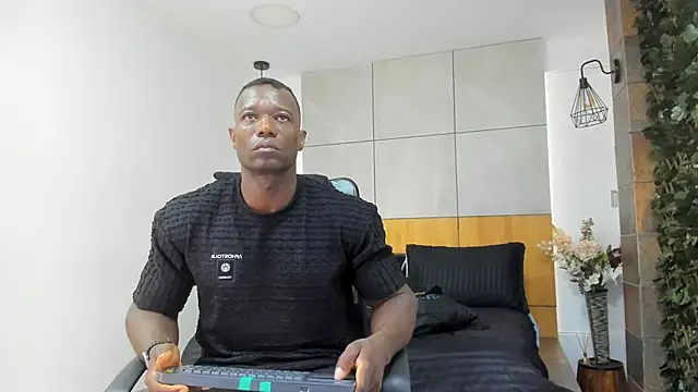 Snapshot of MarcusBlack_ chatting on 02-27-26, 12:05 MarcusBlack online show from 02-27-26, 12:05