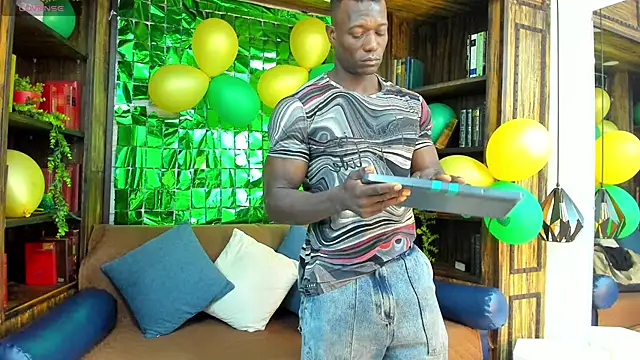 Snapshot of MarcusBlack_ chatting on 03-19-26, 11:47 MarcusBlack online show from 03-19-26, 11:47