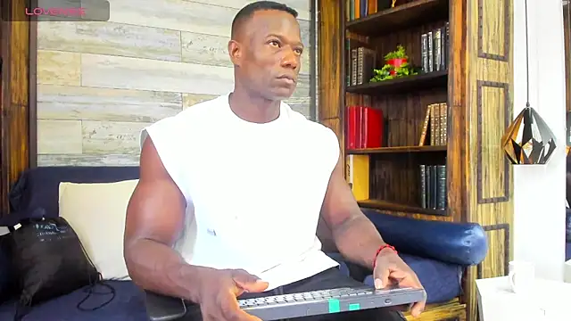 MarcusBlack  online show from 04-30-26, 02:45