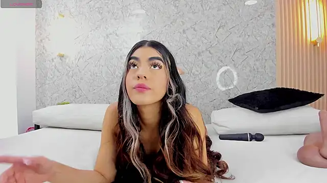 Snapshot of Antonella_west chatting on 10-10-25, 08:08 Antonella west online show from 10-10-25, 08:08