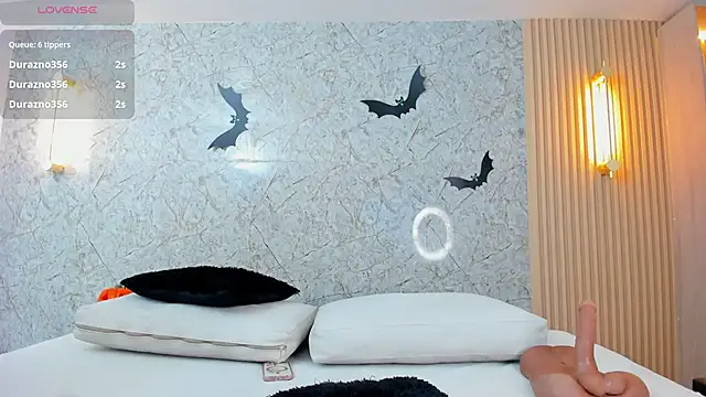 Snapshot of Antonella_west chatting on 10-31-25, 08:43 Antonella west online show from 10-31-25, 08:43