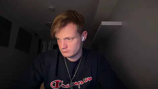 Snapshot of lustylyndon chatting on 03-21-26, 03:44 lustylyndon online show from 03-21-26, 03:44