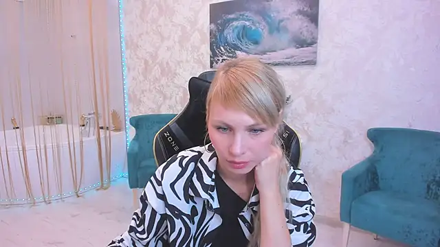 LindaSandy 1 online show from 09-17-25, 06:04