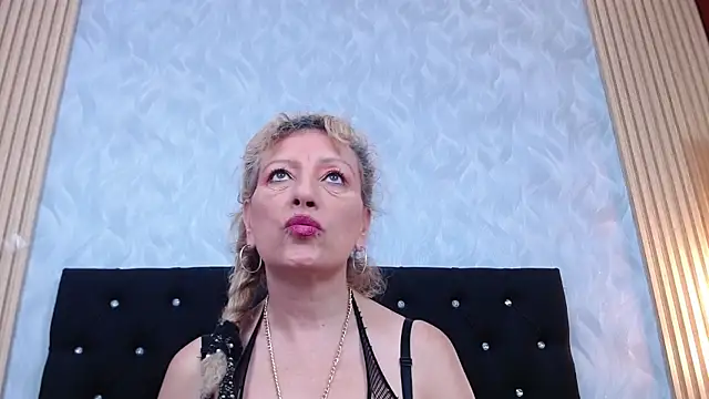 xandrinakarzon online show from 02-17-26, 01:18