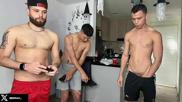 Snapshot of zoneboys chatting on 10-24-25, 11:56 zoneboys online show from 10-24-25, 11:56