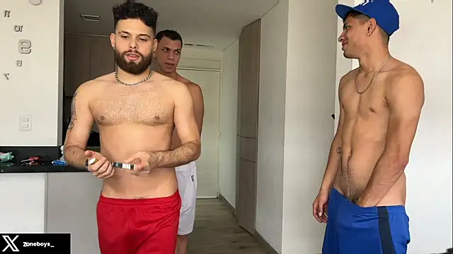 Snapshot of zoneboys chatting on 11-01-25, 08:11 zoneboys online show from 11-01-25, 08:11