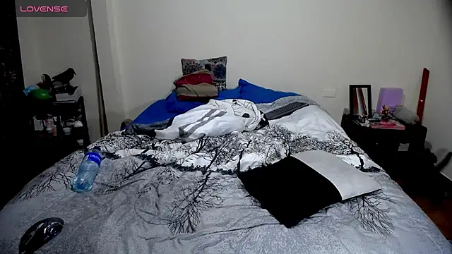 Violet Bosh online show from 10-06-25, 02:58