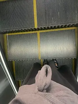 xiaoyuan01 online show from 10-19-25, 02:23