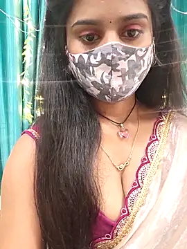 Snapshot of Aanya_hotty chatting on 10-13-25, 05:35 Aanya hotty online show from 10-13-25, 05:35