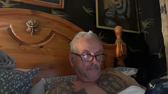 poggles online show from 10-03-25, 07:33