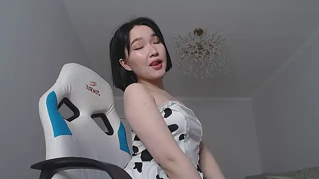 Snapshot of scamelia chatting on 03-10-26, 06:51 scamelia online show from 03-10-26, 06:51